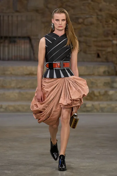 Look 52